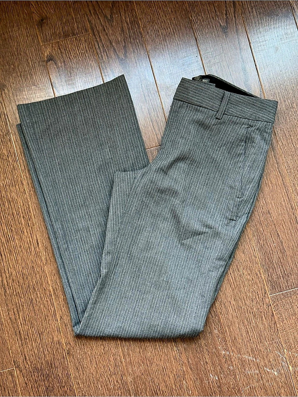 Vintage Banana Republic Wool Pinstripe Stretch Trousers Gray Size 4
0